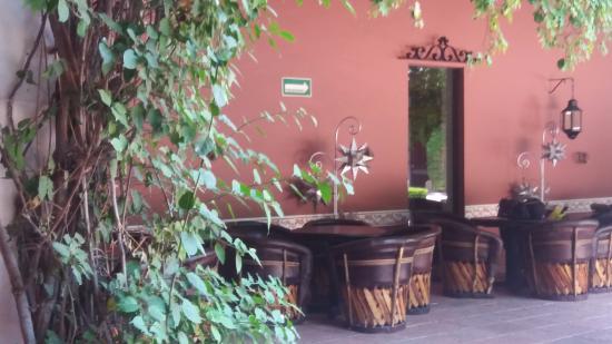 Las Calandrias Bar