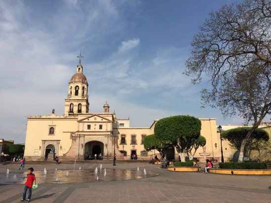 el Templo y ex-convento de la Santa Cruz de los Milagros